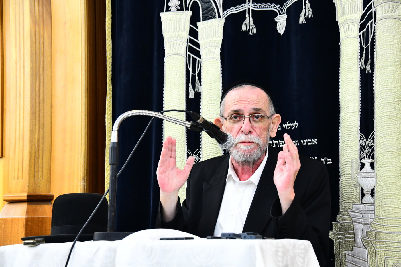 הגרי"ב שרייבר בשיחה בקריית מלך