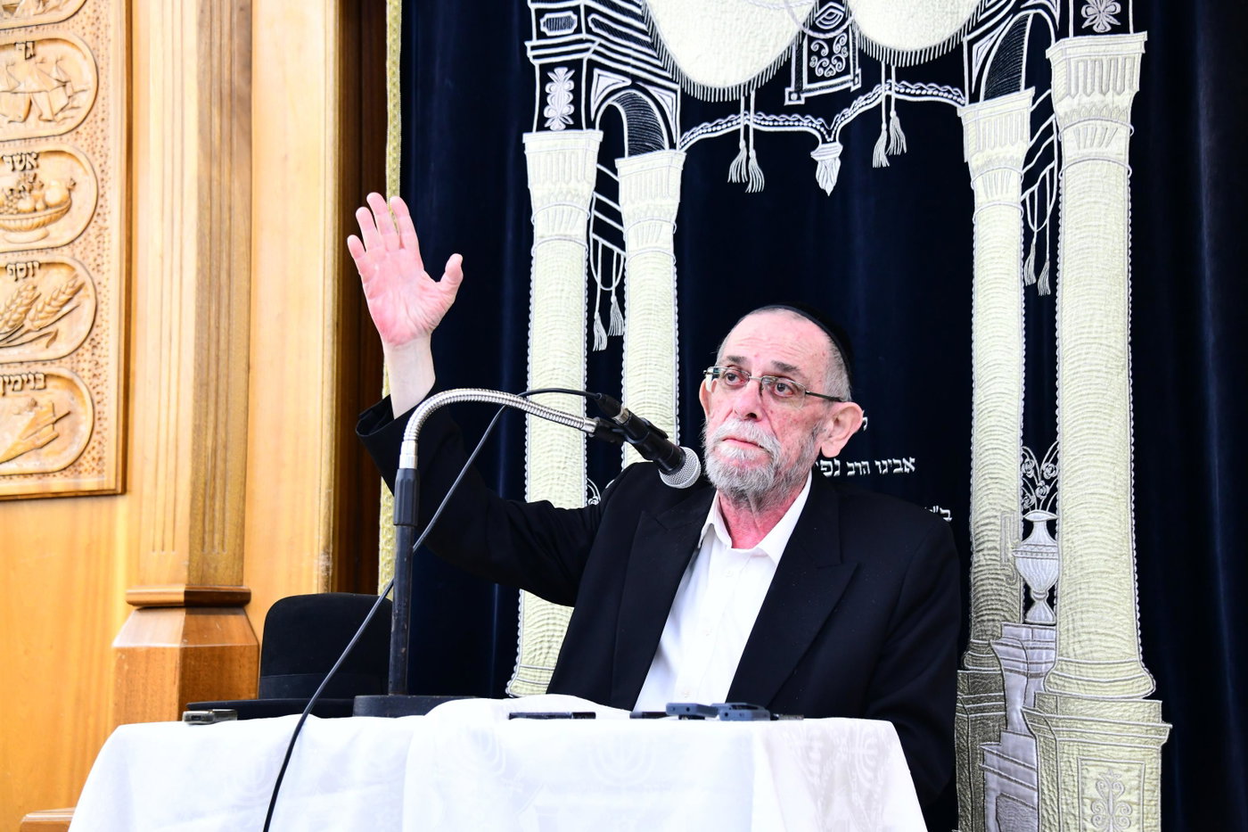 הגרי"ב שרייבר בשיחה בקריית מלך