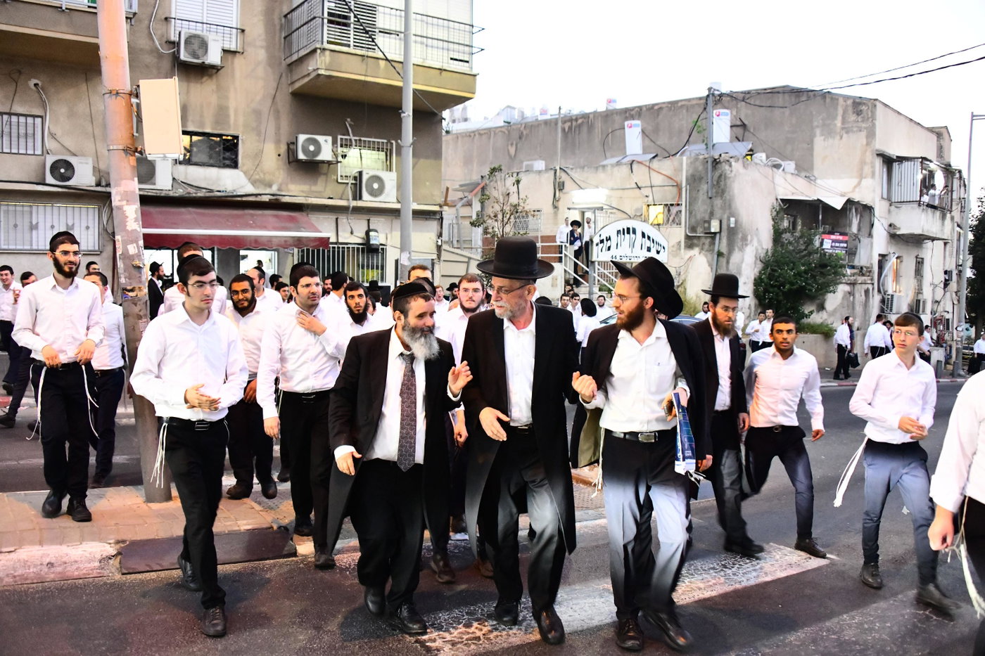 הגרי"ב שרייבר בשיחה בקריית מלך