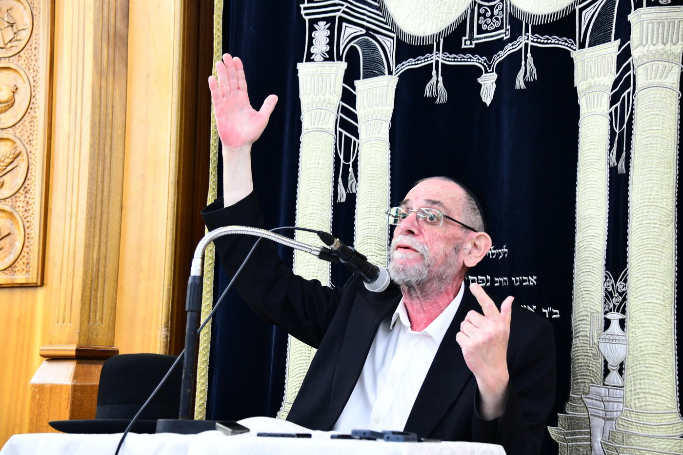 הגרי"ב שרייבר בשיחה בקריית מלך