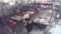 תיעוד דרמטי סוער: זורק רימון על החנות במרכז הארץ, 5 קונים נפצעו