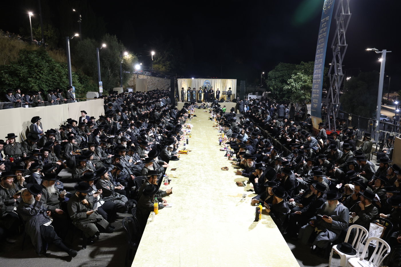 האדמו"ר מתולדות אהרן במירון