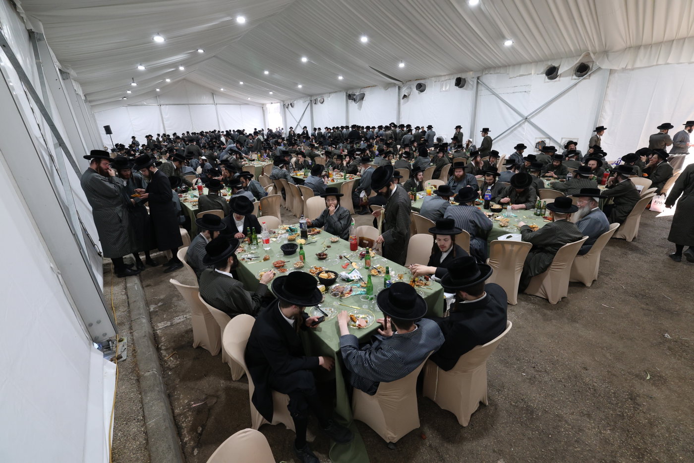 האדמו"ר מתולדות אהרן במירון