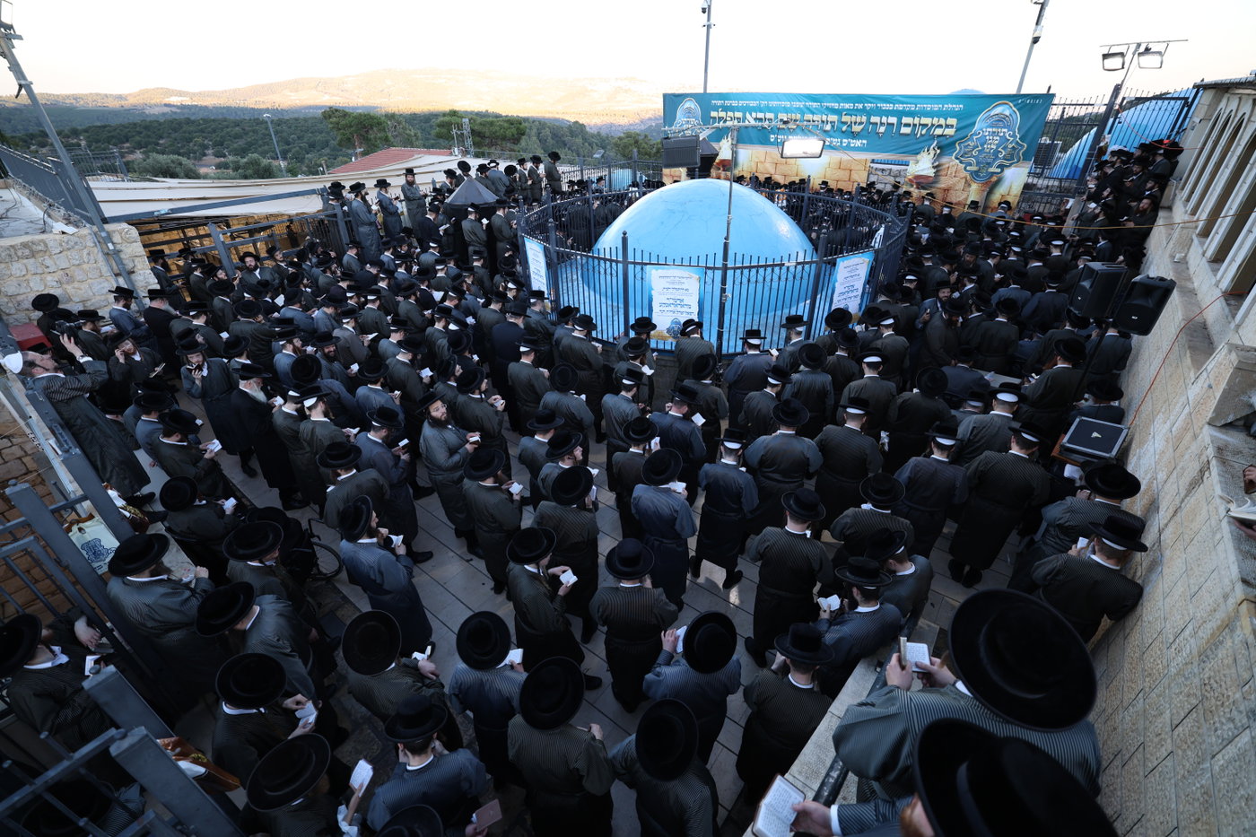 האדמו"ר מתולדות אהרן במירון