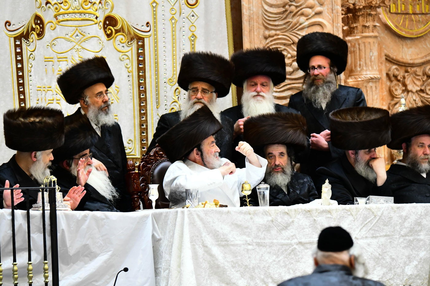מוצאי ר"ה בחצה"ק ויז'ניץ