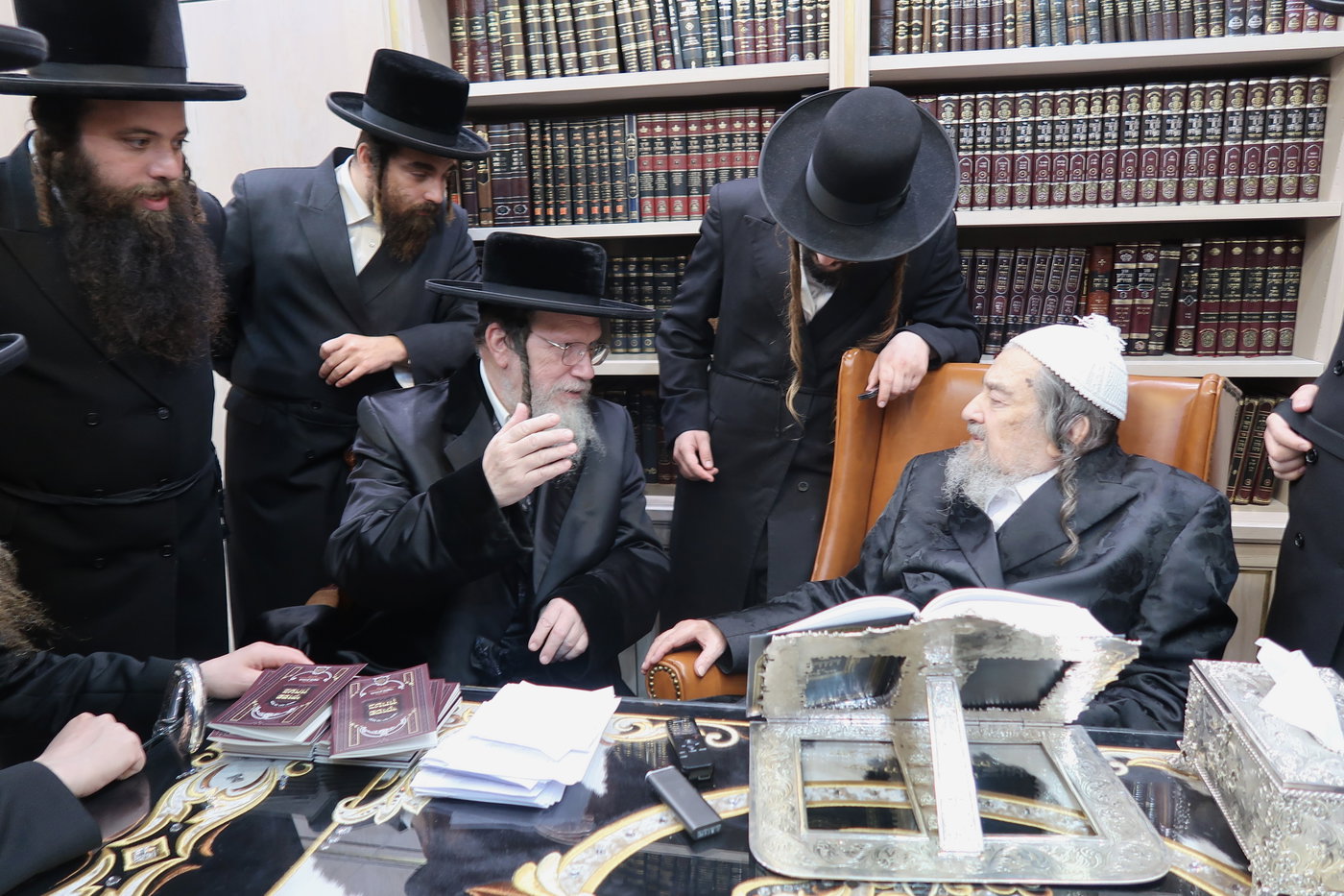 האדמו"ר מגאלאנטא בביקור אצל הגרי"מ שכטר
