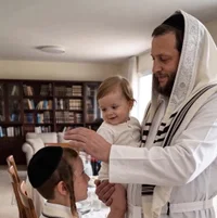 הזוגות שעדיין מחכים: "הרגע הזה של ברכת הבנים פשוט שובר אותי"