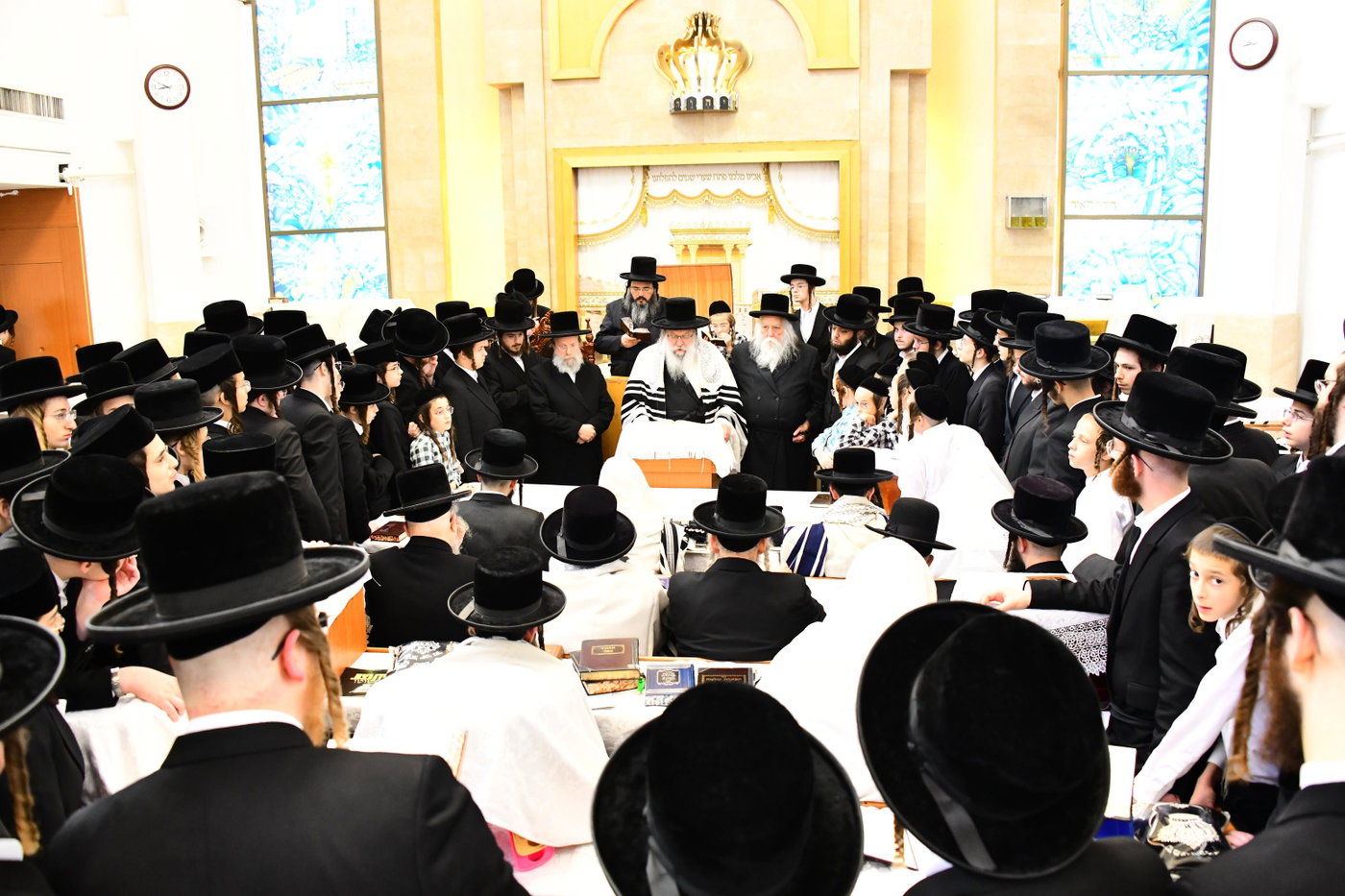 האדמו"ר מנדבורנה בהתרת נדרים