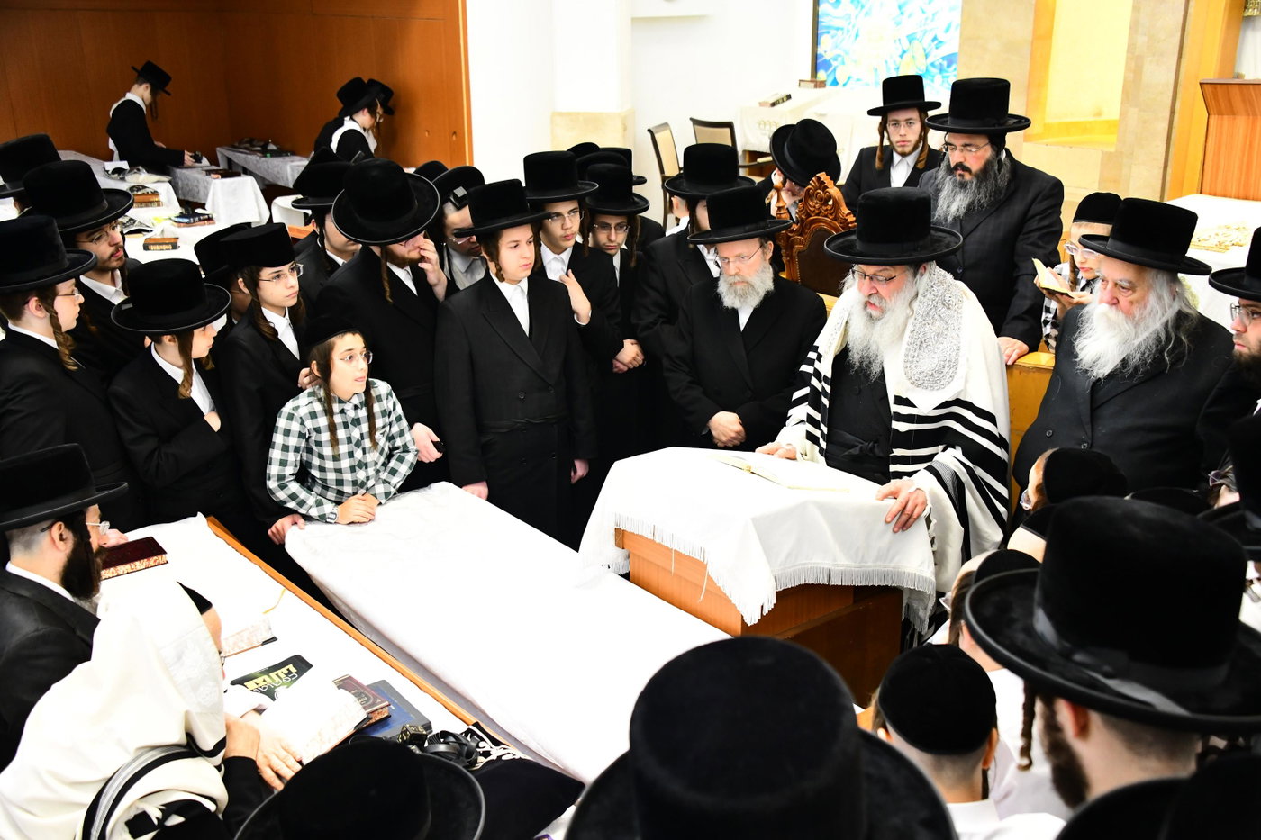 האדמו"ר מנדבורנה בהתרת נדרים