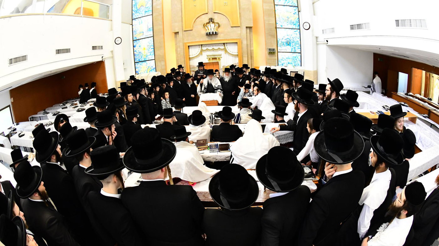 האדמו"ר מנדבורנה בהתרת נדרים
