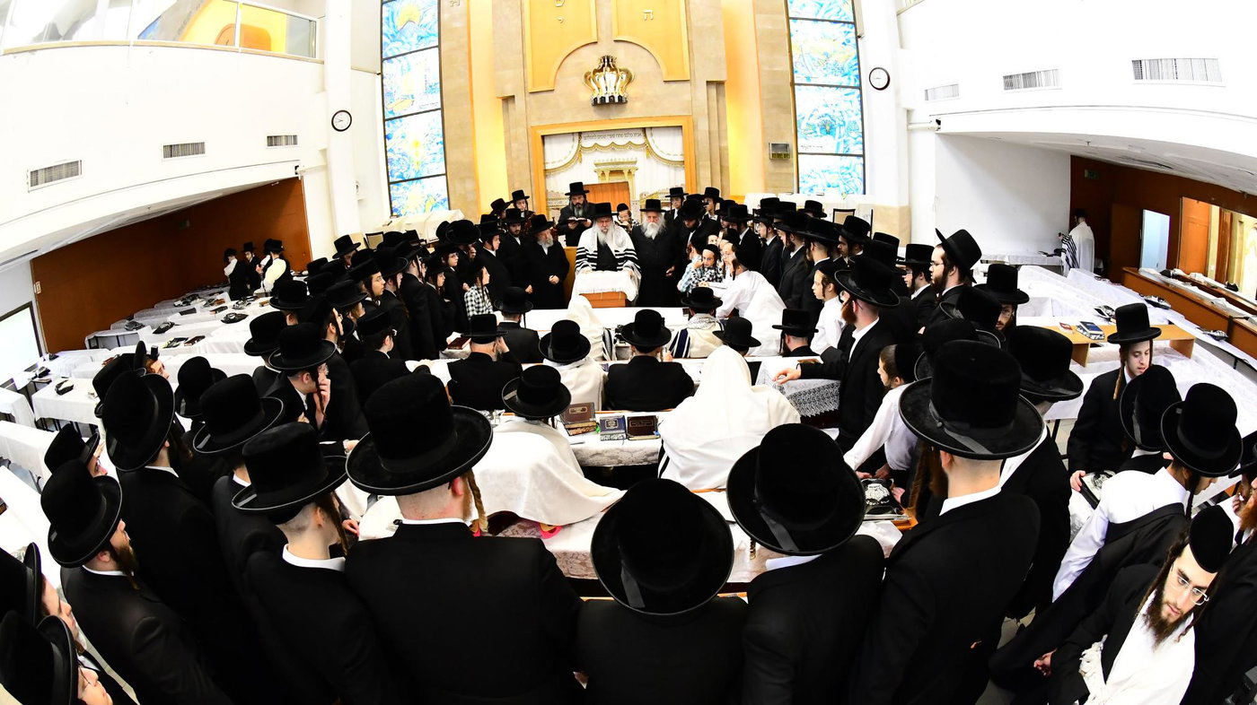 האדמו"ר מנדבורנה בהתרת נדרים