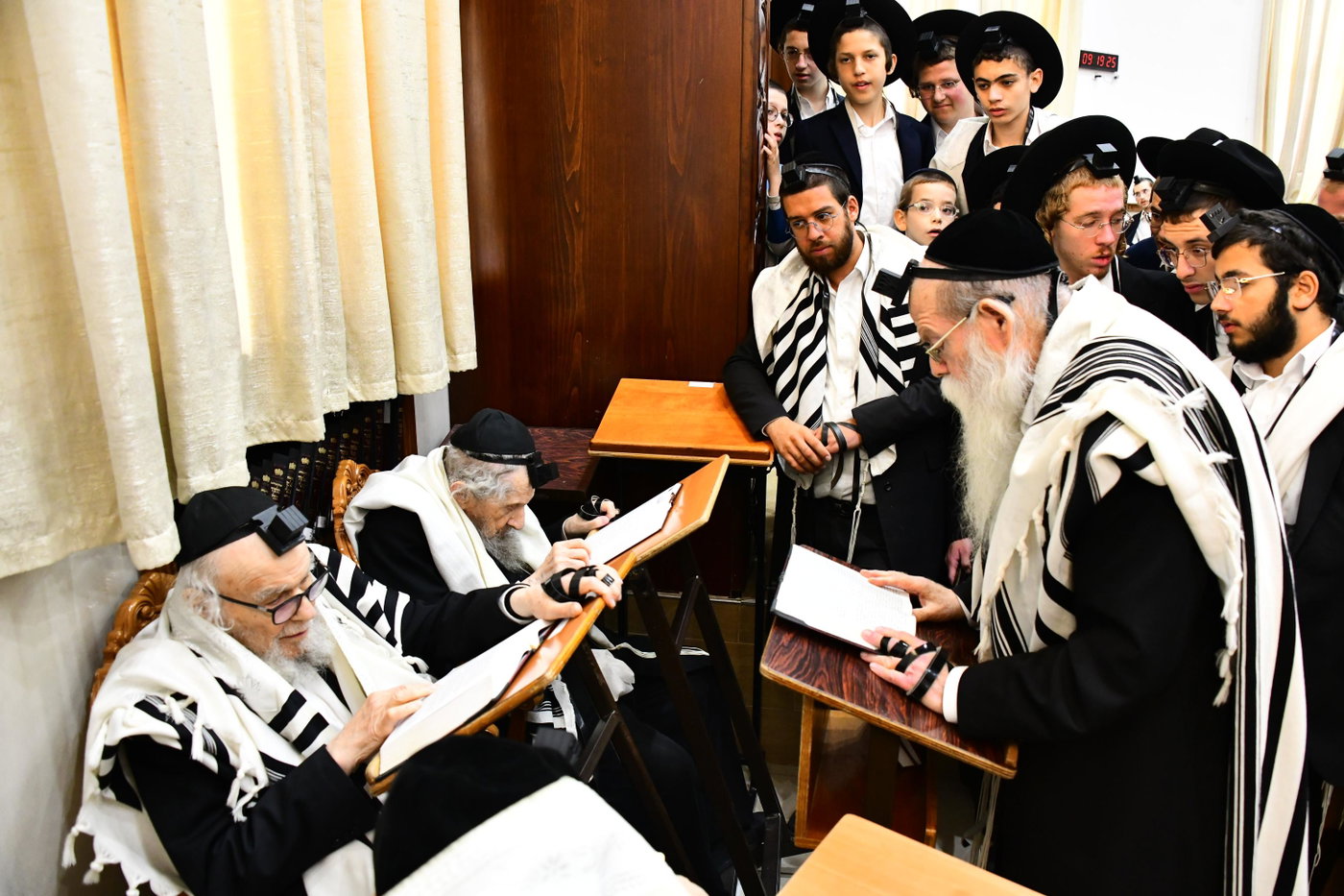 הגר"ד לנדו והגרמ"ה הירש בהתרת נדרים