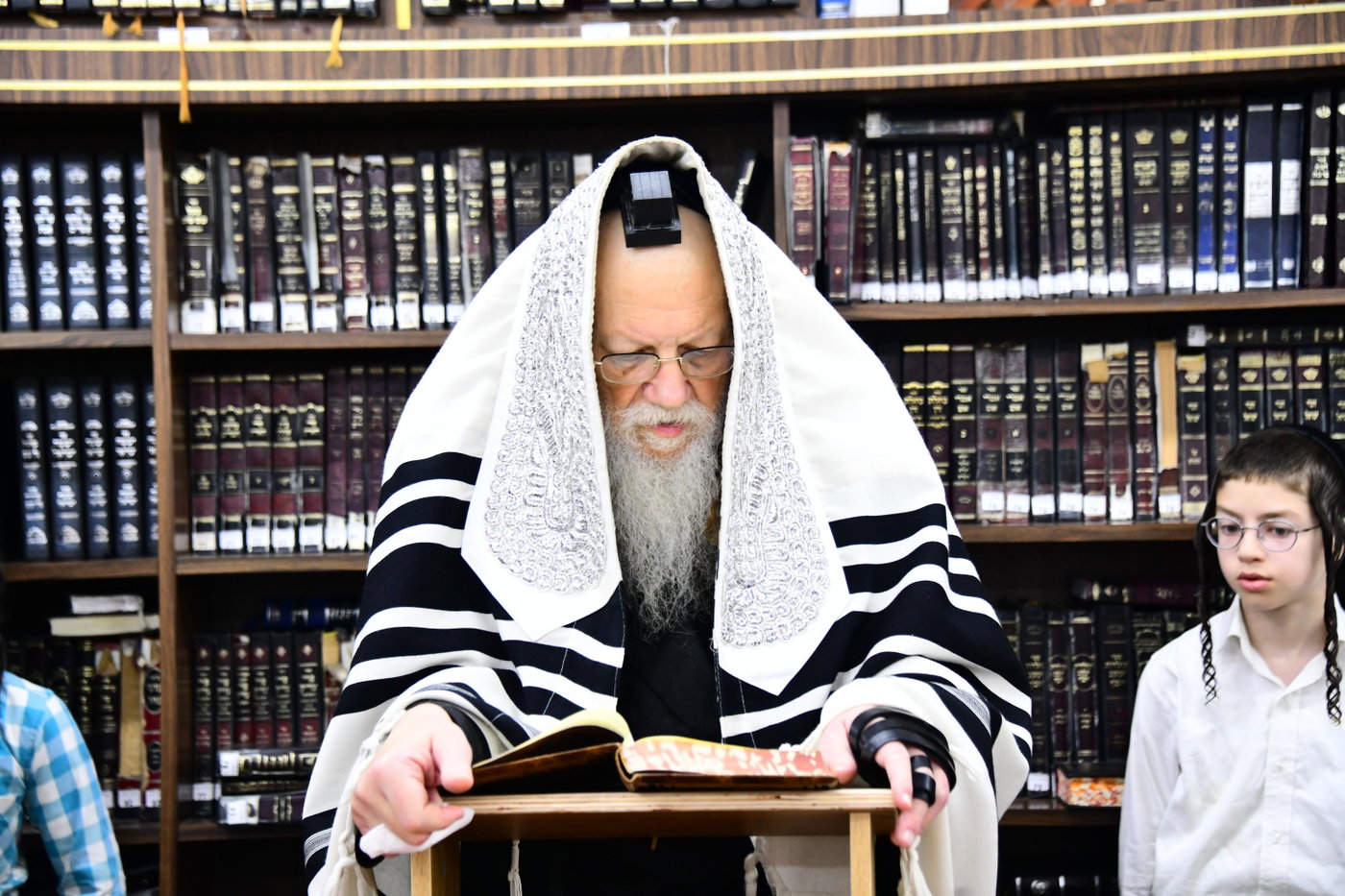 האדמו"ר ממודז'יץ בהתרת נדרים