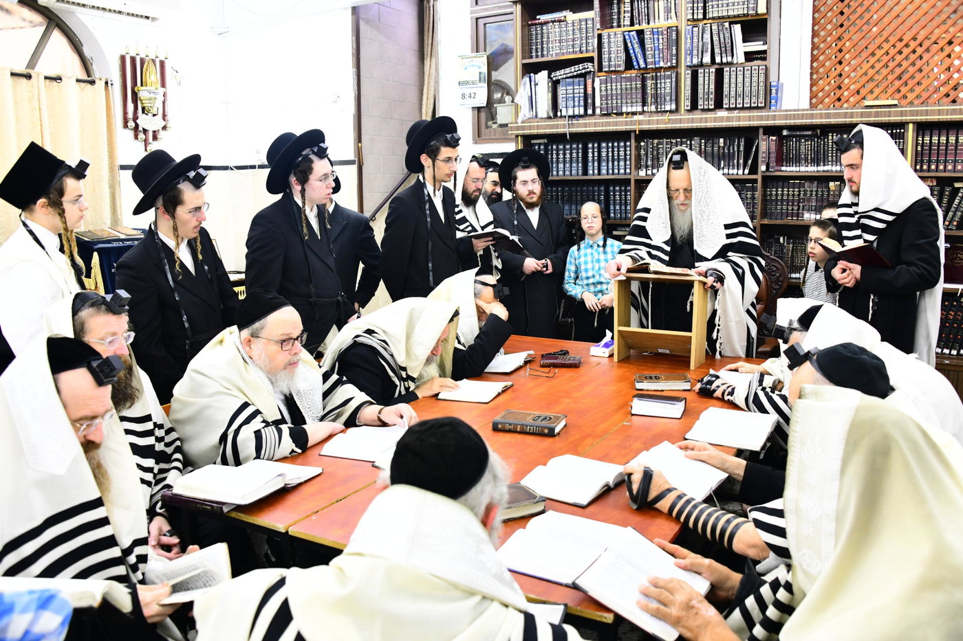 האדמו"ר ממודז'יץ בהתרת נדרים