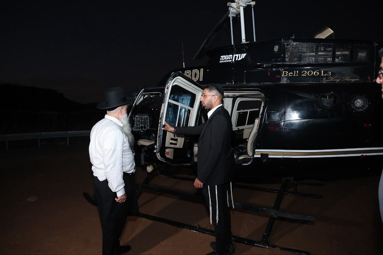 הרב יגאל כהן טס במסוק משיעור לשיעור