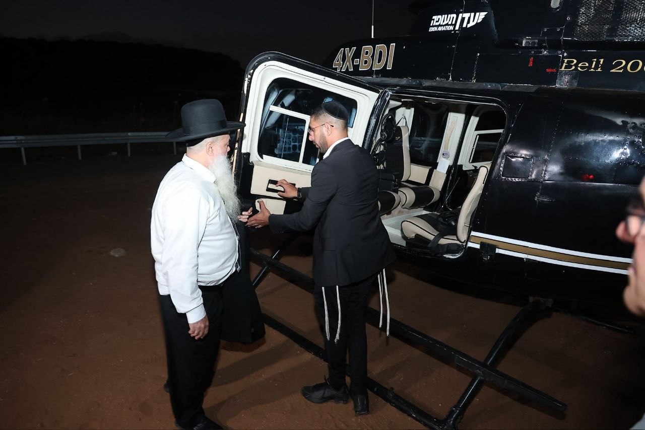 הרב יגאל כהן טס במסוק משיעור לשיעור
