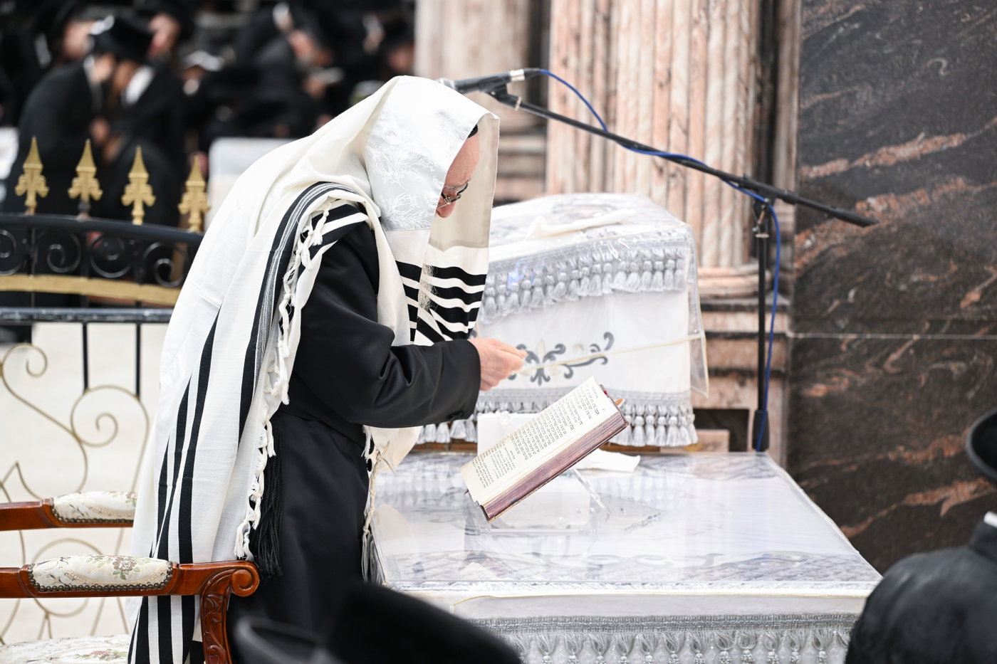 מוצאי ר"ה בחצה"ק צאנז