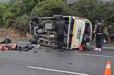 אסון מחריד: 21 בני אדם נהרגו בתנגשות חזיתית של מיניבוסים ורכב