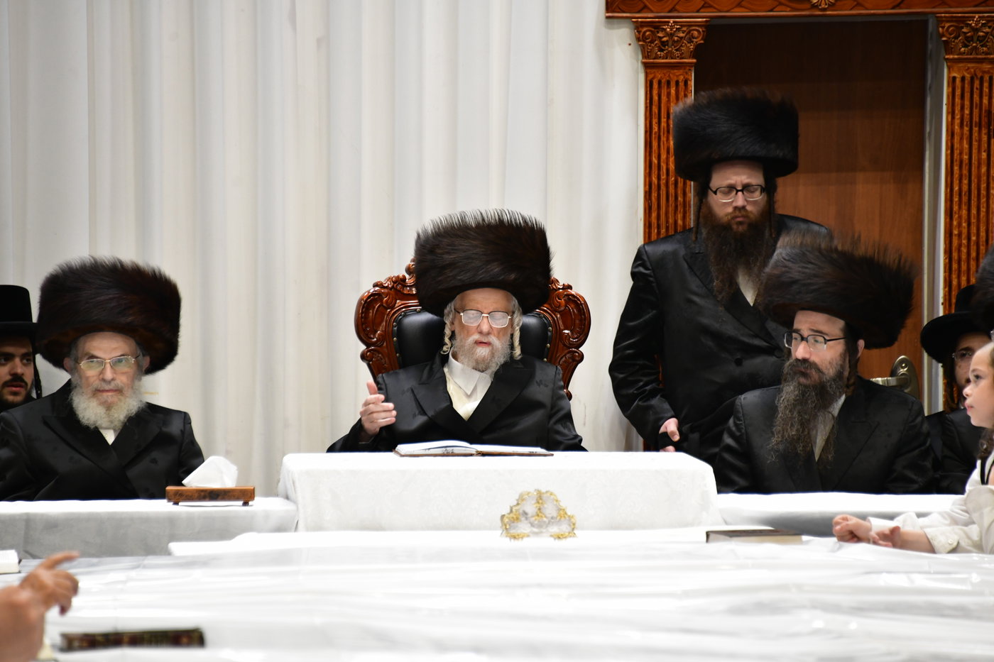 מוצאי ר"ה בחצה"ק סערט ויז'ניץ