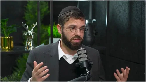 דולב דוידוביץ' עולה להתקפה: "החרדים עסוקים רק 'במה לא' - וזה מתפוצץ לנו בפנים" • ריאיון מאתגר