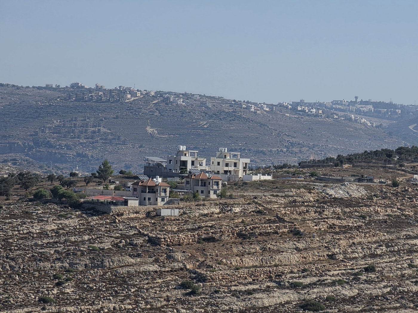 ואדי אלצ'בעא "גי צבועים" המערבי בסמוך לחוות מעוז צור ולכפר דיר עבזיע