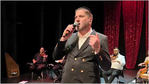 הפייטן ישי סודרי בביצוע מרטיט: 'בזכרי על משכבי' במופע סליחות מיוחד