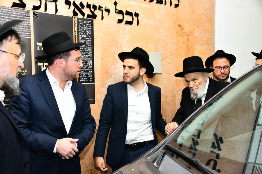 "אשרי עין ראתה"; רגעי הוד במיר ברכפלד, ראש הישיבה מסר שיחת התעוררות