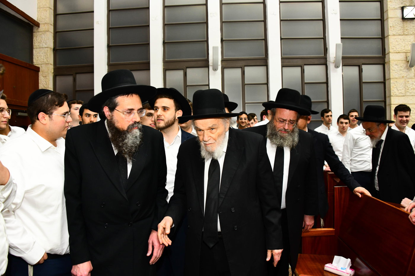הגרמ"ה הירש בישיבת מיר בברכפלד