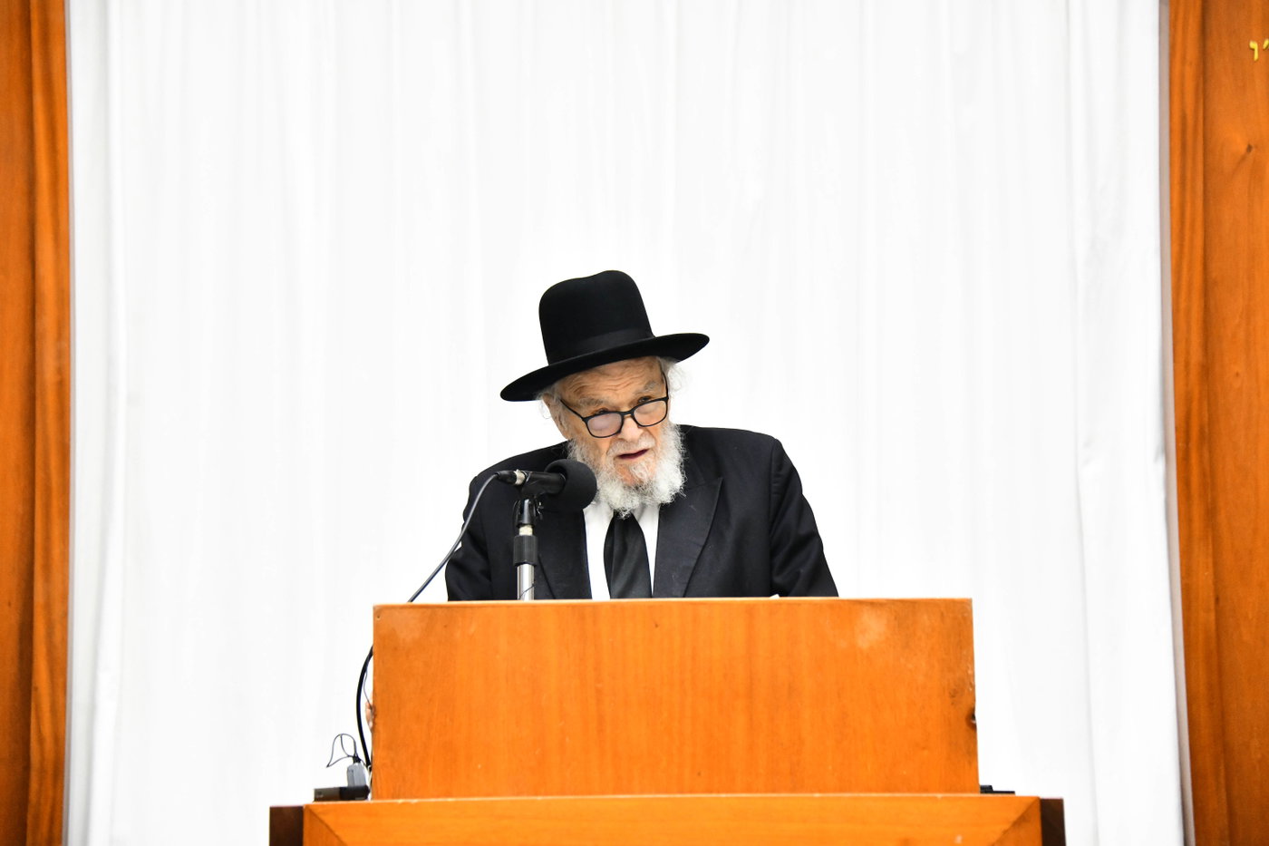 הגרמ"ה הירש בישיבת מיר בברכפלד