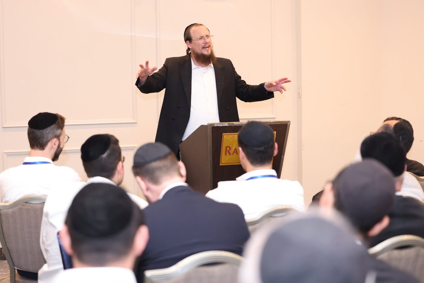 מהמראות הירחי כלה כל הרביעי