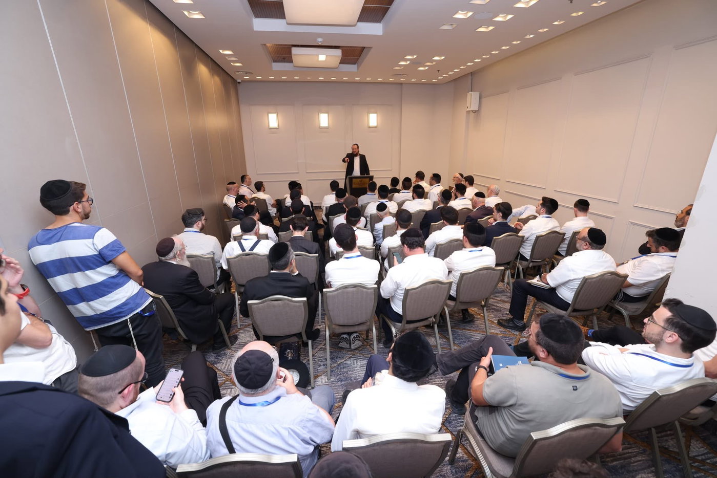 מהמראות הירחי כלה כל הרביעי