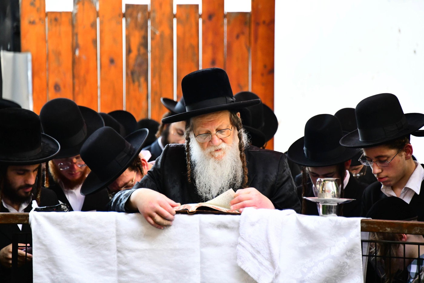 האדמו"ר ממודז'יץ בתשליך
