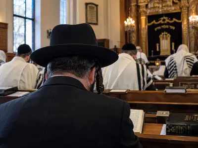 "לא תועיל לו התפילה ביו"כ, יש עליו קטרוג המעורר דינים וצרות"