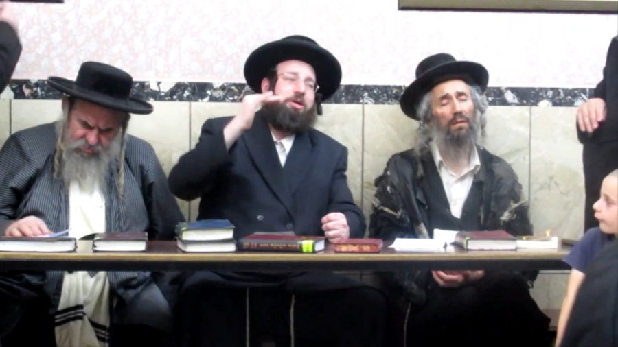 החזנים בשטיבלעך 'מאה שערים'