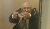 אנני אזוקה בתא המעצר