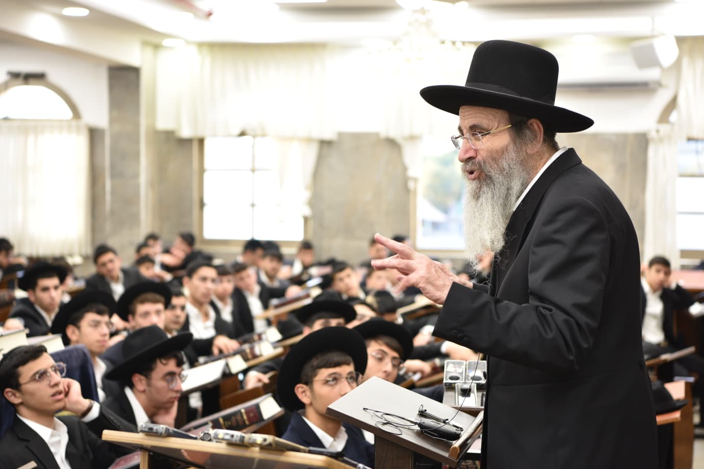 הגר"ב פינקל באבני נזר