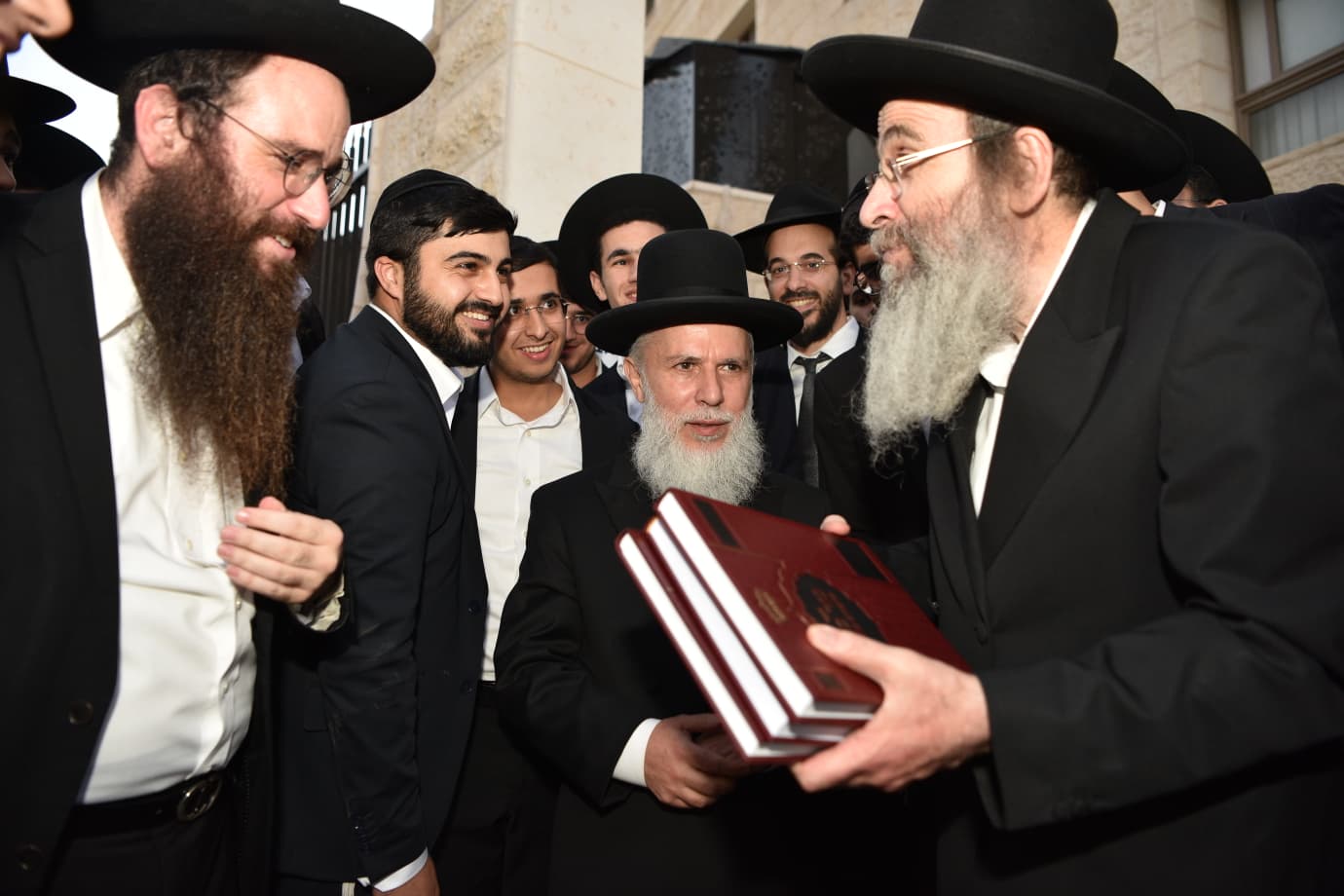 הגר"ב פינקל באבני נזר