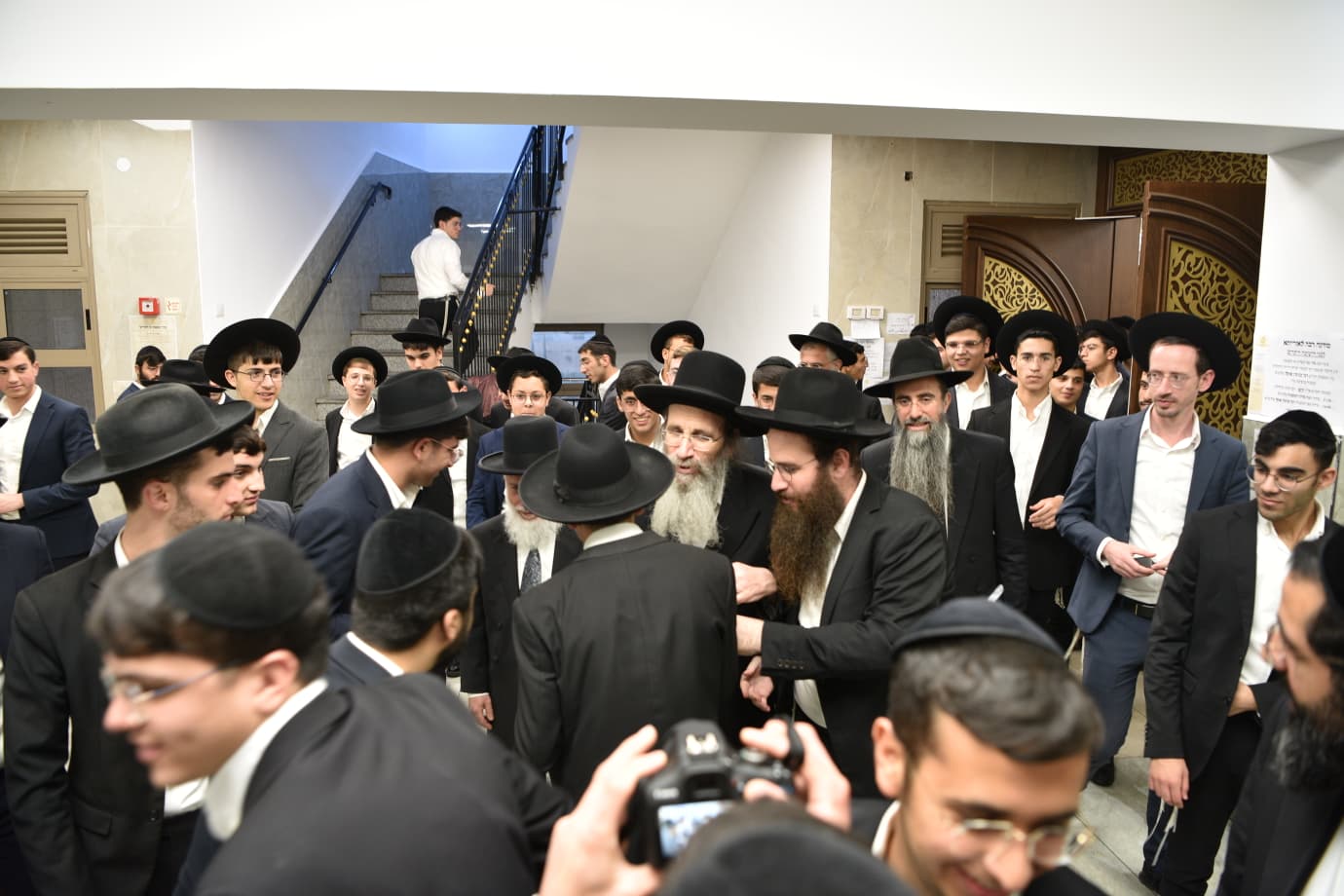 הגר"ב פינקל באבני נזר