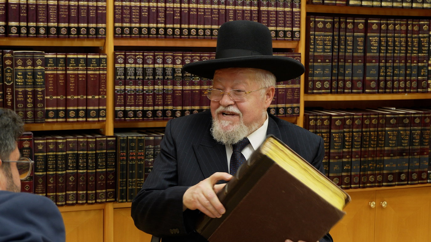 הגאון רבי דניאל ביטון פותח צוהר לעולם הנסתר • הנר שנדלק, הסוד מהוותיקן וכתב היד שחושש לפרסם