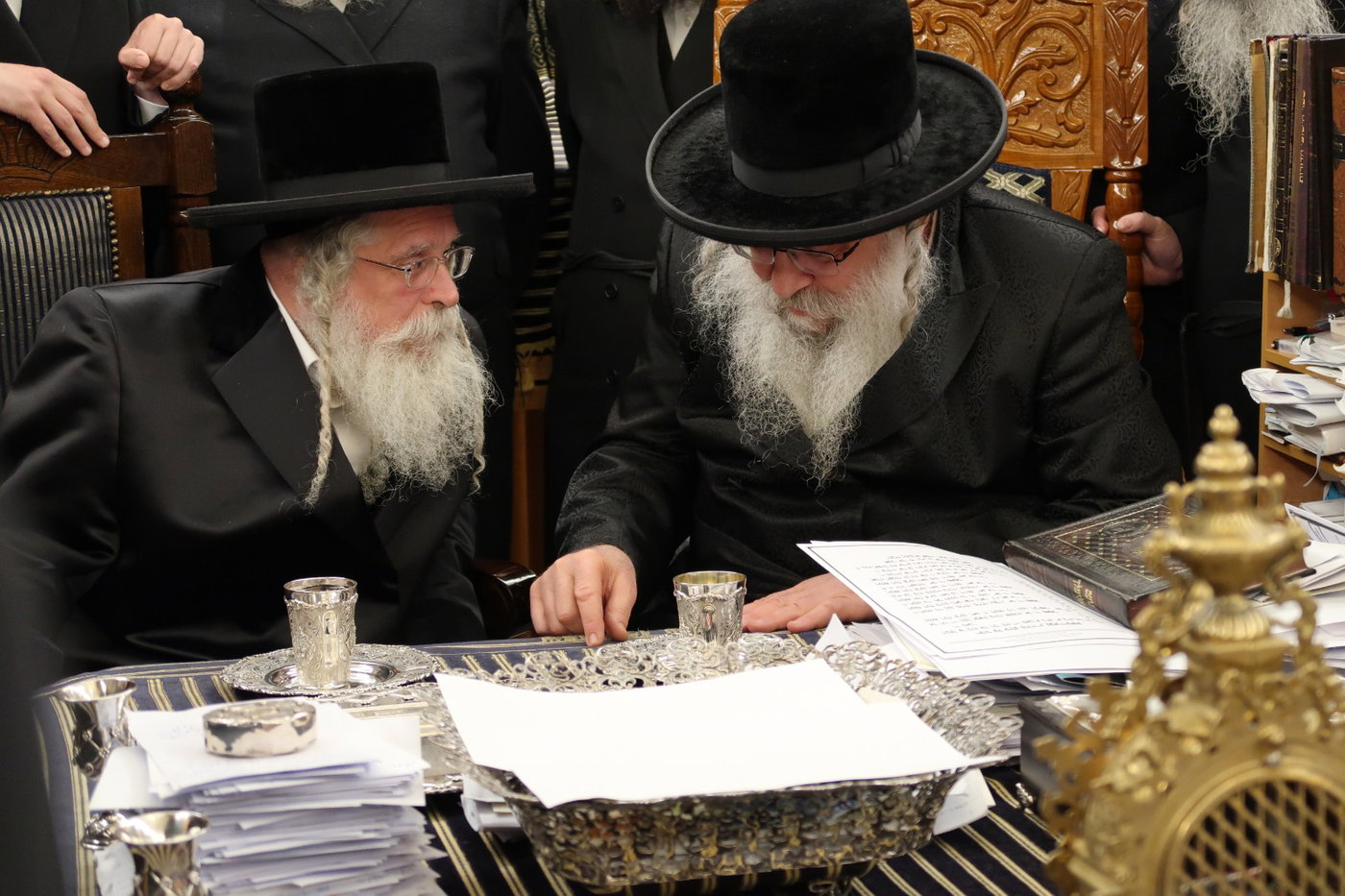 פגישת האחים האדמו"רים מנדבורנה