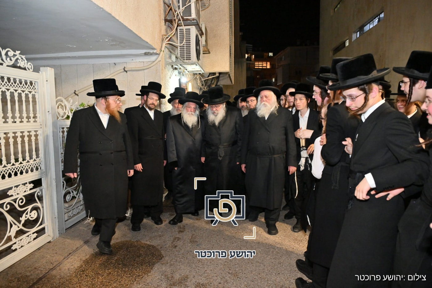 פגישת האחים האדמו"רים מנדבורנה
