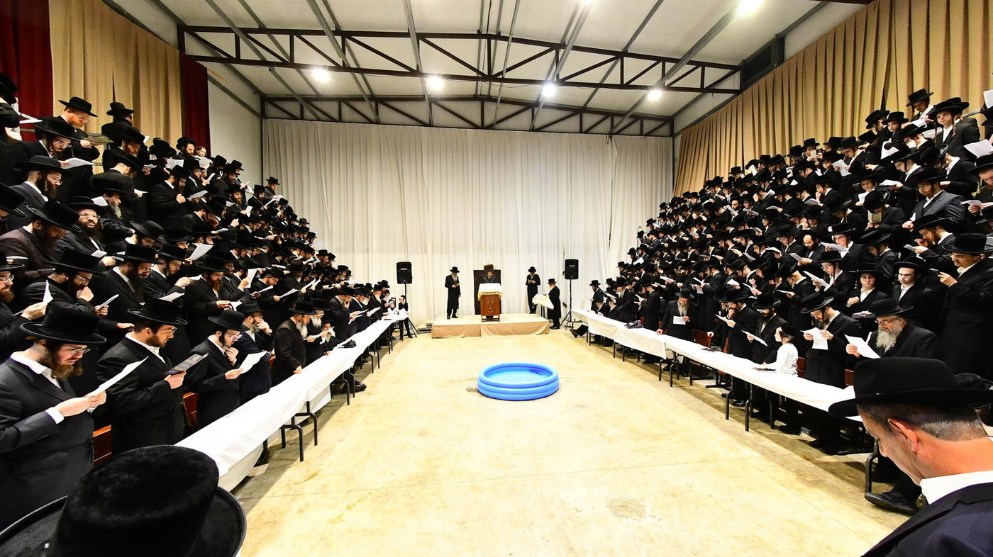 האדמו"ר מסאדיגורה באמירת תשליך