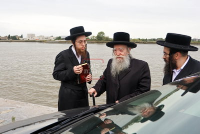 האדמו"ר מפשעווארסק בתשליך