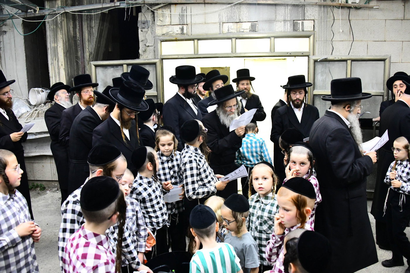 הגה"צ רבי אלימלך בידרמן באמירת תשליך