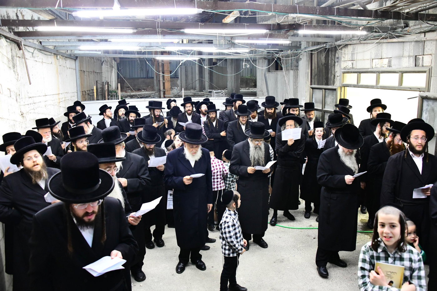 הגה"צ רבי אלימלך בידרמן באמירת תשליך