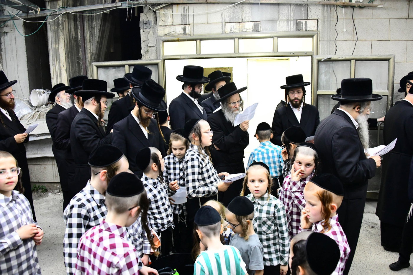 הגה"צ רבי אלימלך בידרמן באמירת תשליך