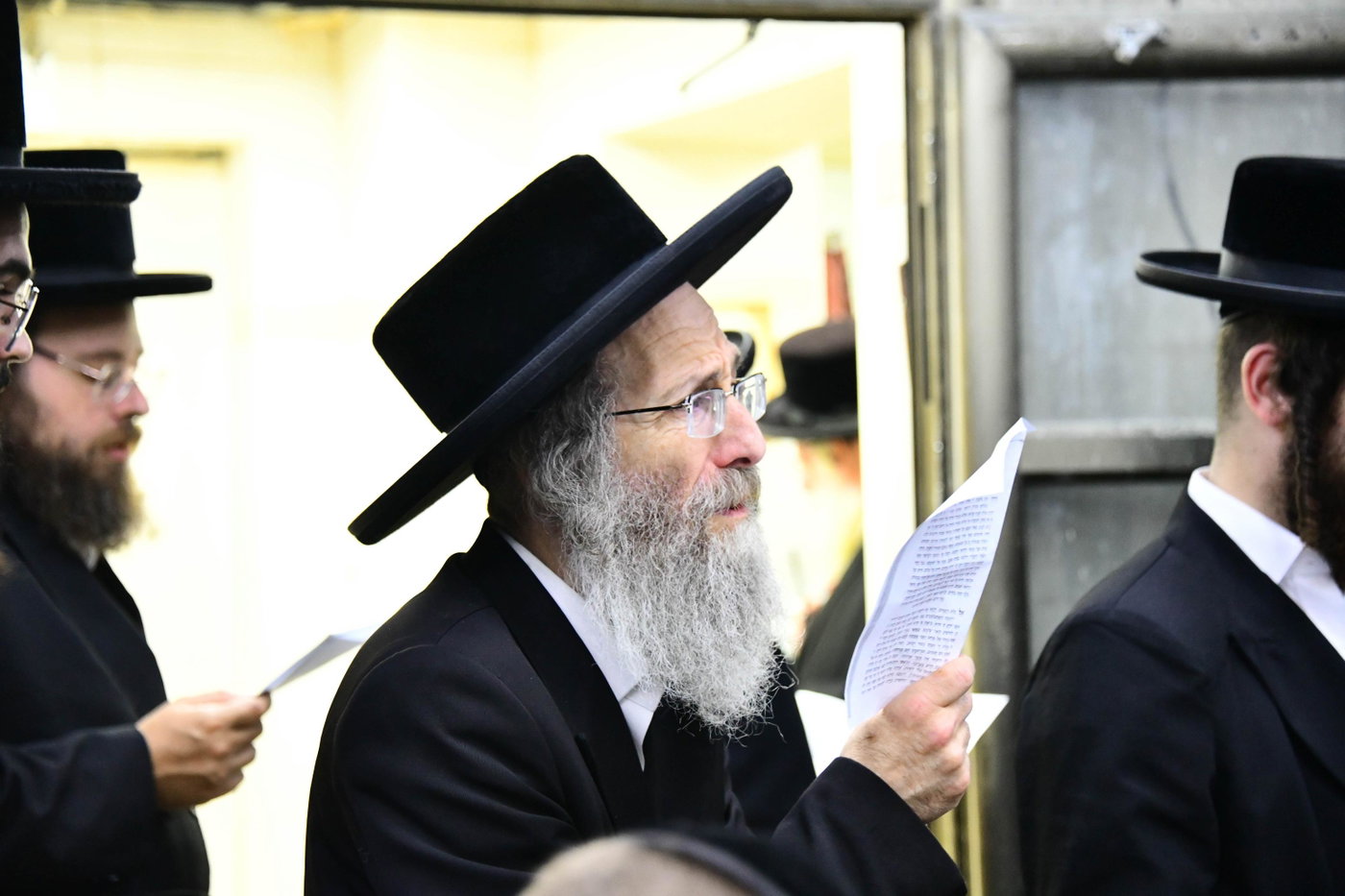 הגה"צ רבי אלימלך בידרמן באמירת תשליך