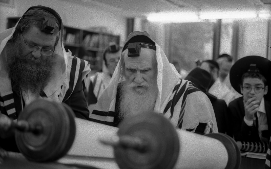 הגר"מ אויערבאך זצוק"ל בקריאת התורה
