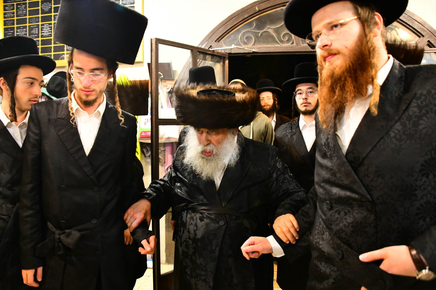 מסע הלויית הגר"מ אויערבאך זצ"ל