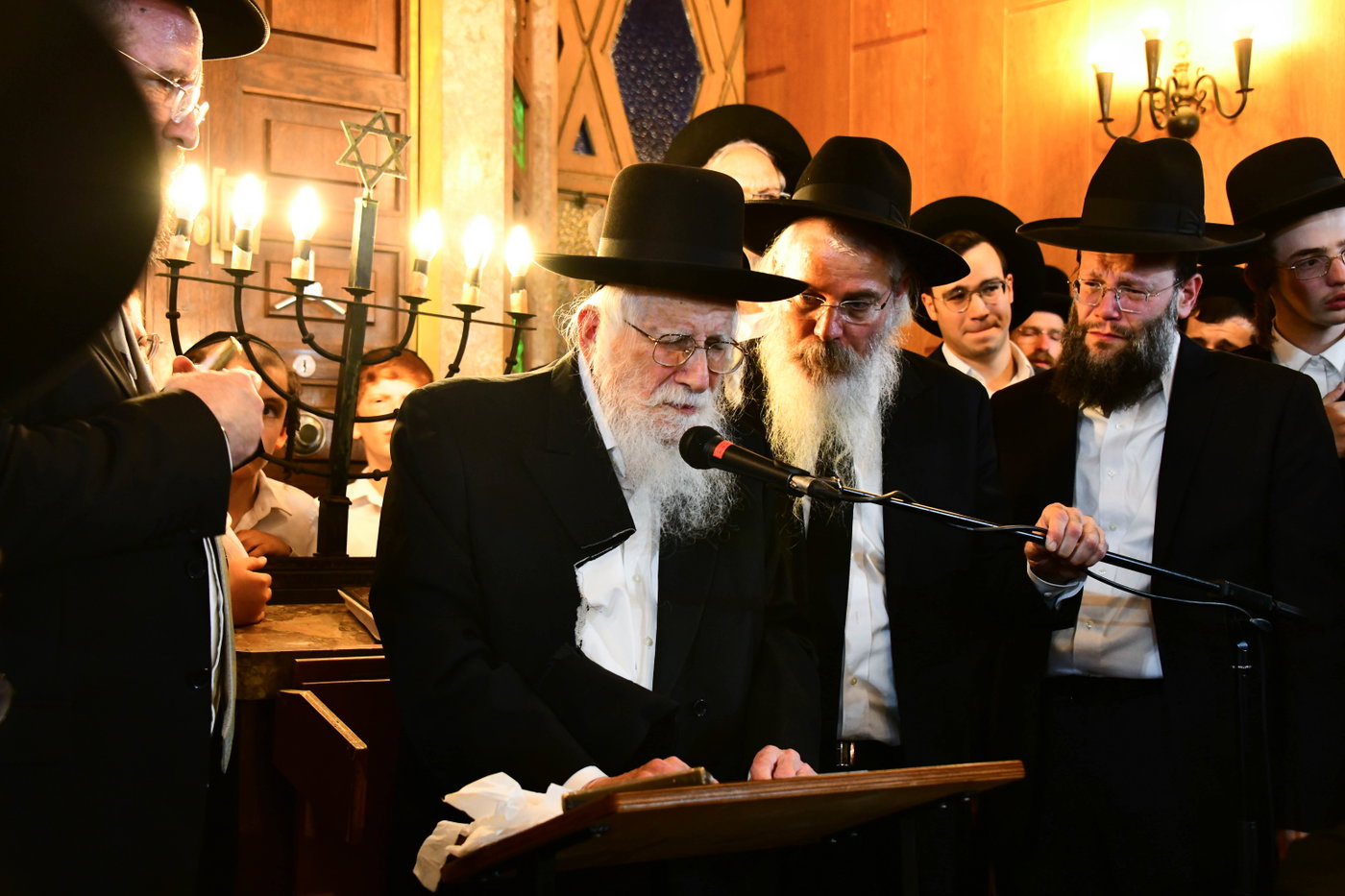 מסע הלויית הגר"מ אויערבאך זצ"ל